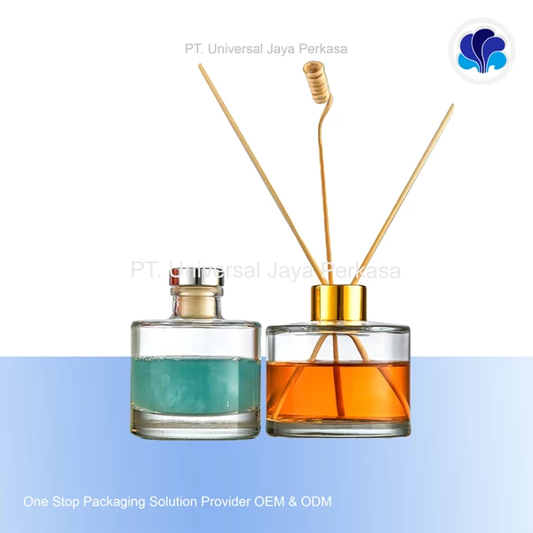 beautiful and elegant diffuser bottle cosmetic bottle