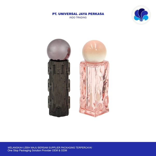 beautiful lip gloss cosmetic bottle by universal packaging